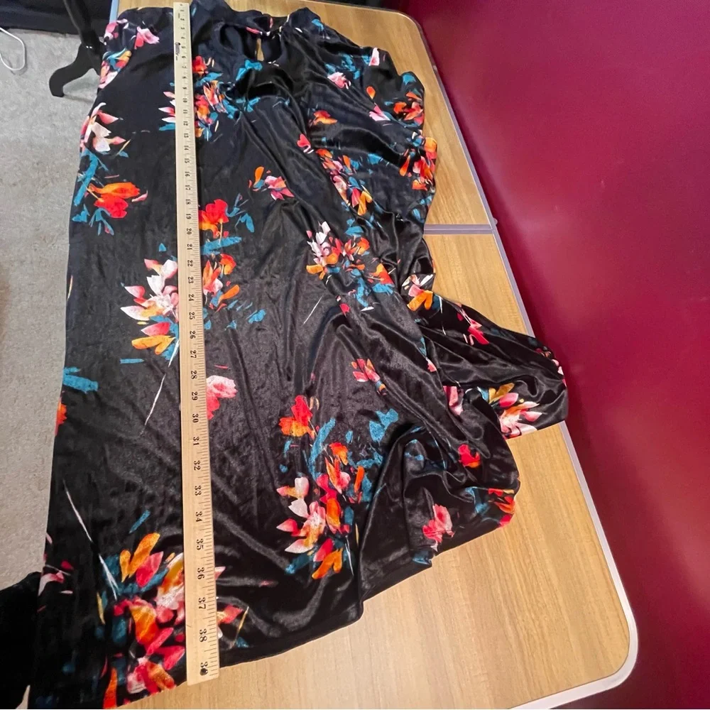 Boutique 9 Floral Long Sleeve Velvety Dress - Picture 4 of 7